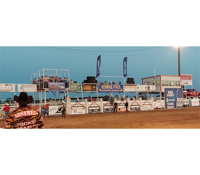 Bucking Chutes, Overhead Signs
and Cat Walk Boxes